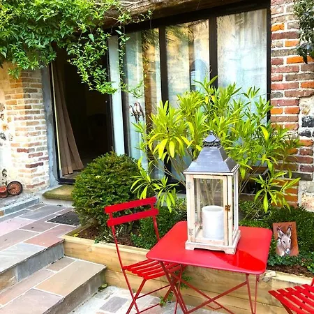 La Cour Sainte Catherine Demeure De Charme Bed & Breakfast