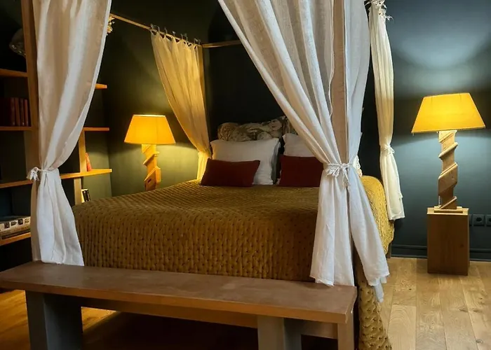 La Cour Sainte Catherine Demeure De Charme Bed & Breakfast