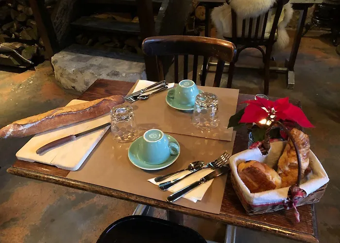 La Cour Sainte Catherine Demeure De Charme Bed & Breakfast