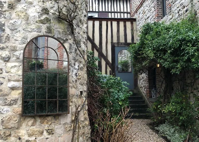 La Cour Sainte Catherine Demeure De Charme Bed & Breakfast 3*