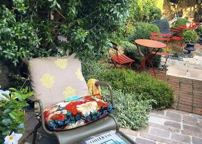 La Cour Sainte Catherine Demeure De Charme Bed & Breakfast